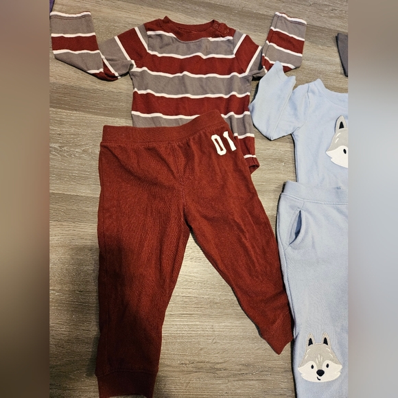 Baby long sleeve onesie and matching pants bundle - Picture 2 of 7